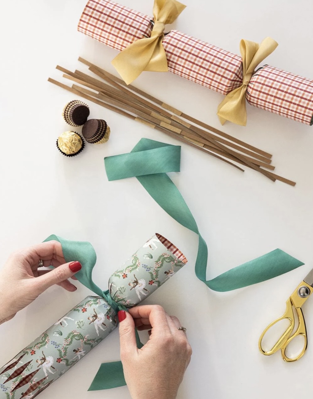 10 Pack Christmas Cracker Kit - An Enchanted Christmas